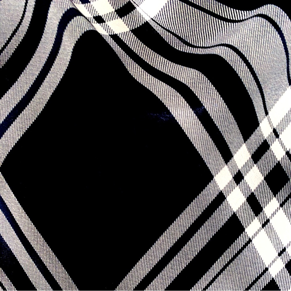 Beautiful black & white dress. Made in spain. See pictures for details. - Picture 7 of 14